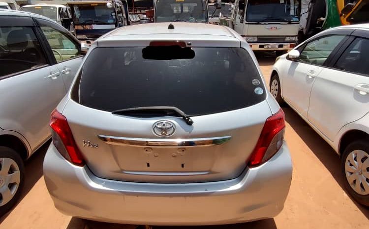 
								New 2011 Toyota vitz full									